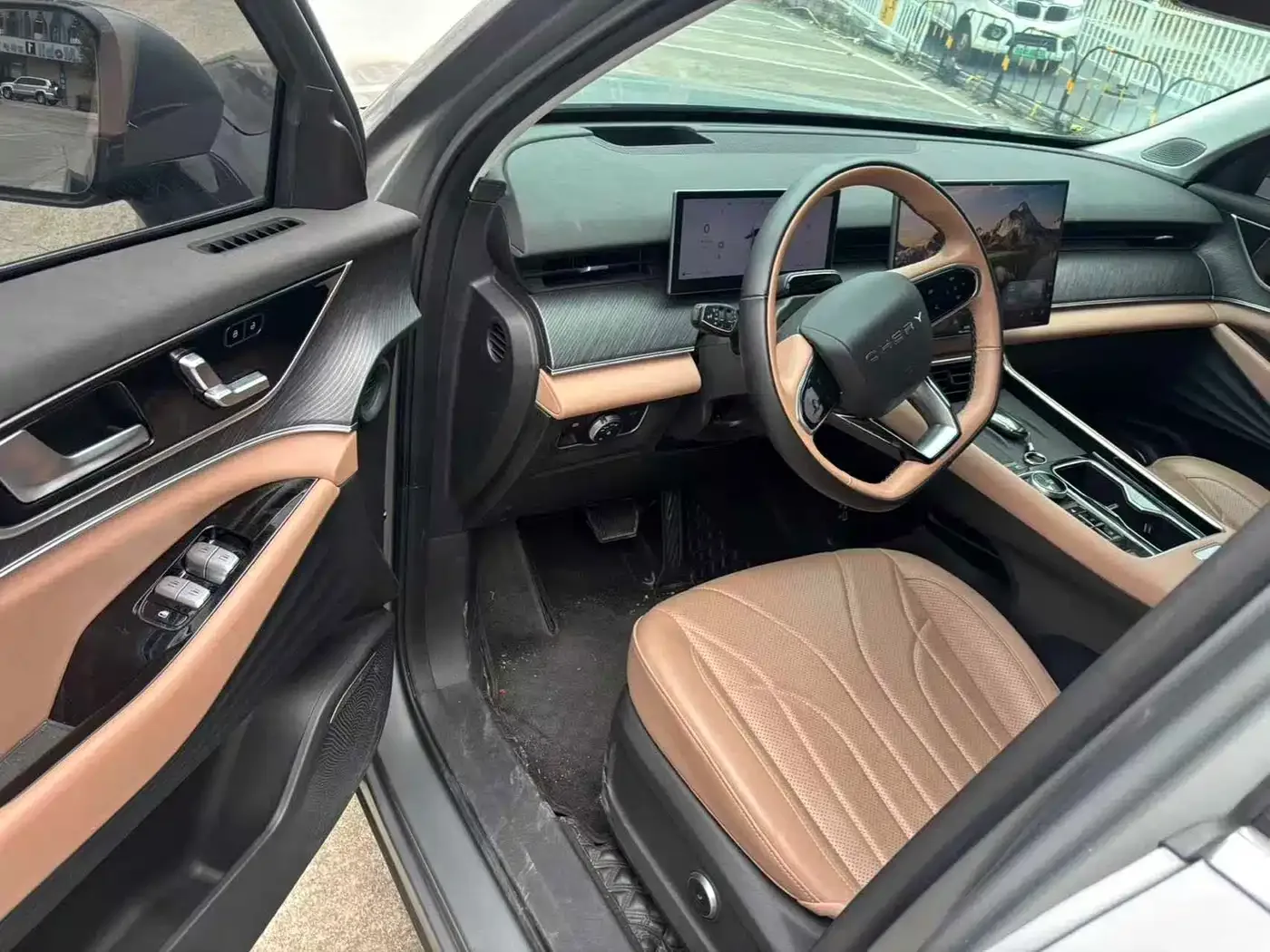 Chery Tiggo 8L 2024 2.0T 2WD Premium 5-seater — Фото автомобиля 4