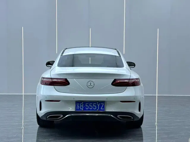 Mercedes-Benz E-Class — Фото автомобиля 14