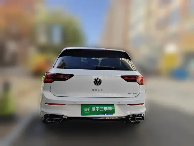 Volkswagen Golf — Фото автомобиля 7