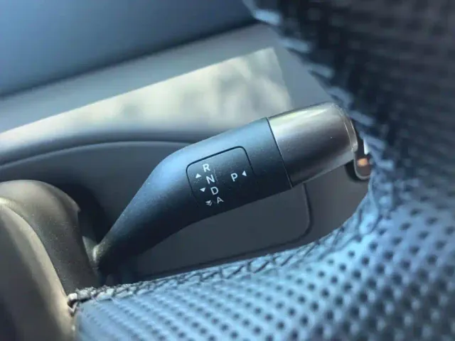 Li Auto MEGA — Фото автомобиля 16
