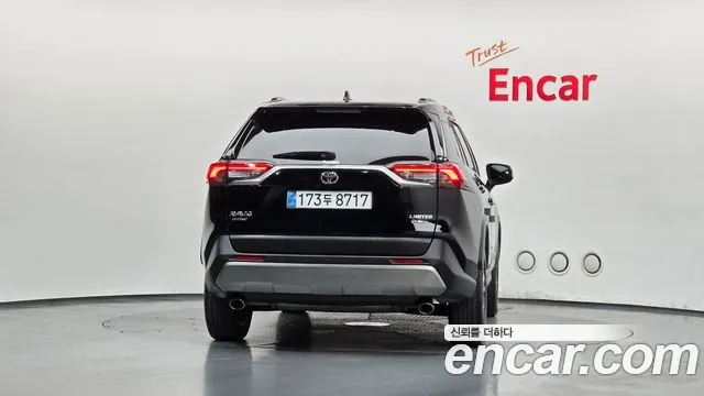 Toyota RAV4 5th Gen — Фото автомобиля 4