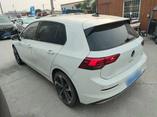 Volkswagen Golf — Фото автомобиля 4