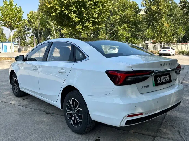 Roewe i6 MAX EV — Фото автомобиля 8