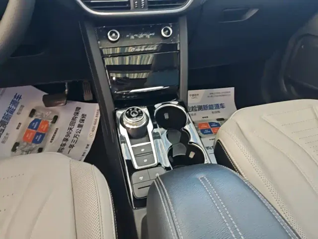 Ford Escape — Фото автомобиля 13