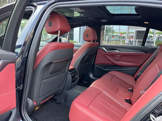 BMW 5 Series — Фото автомобиля 11