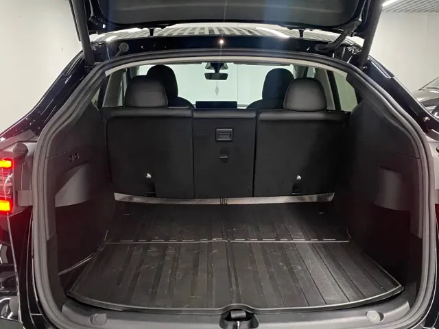 Tesla Model Y — Фото автомобиля 14