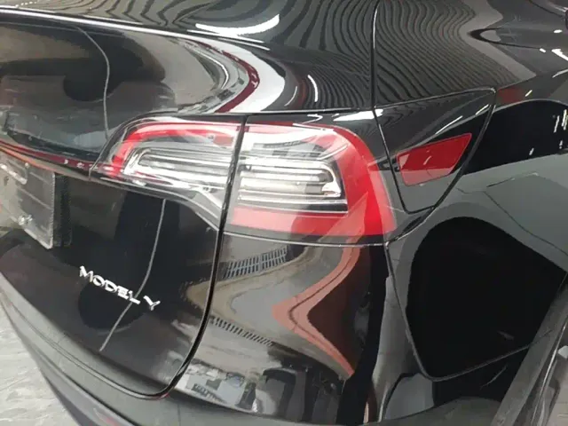 Tesla Model Y — Фото автомобиля 7