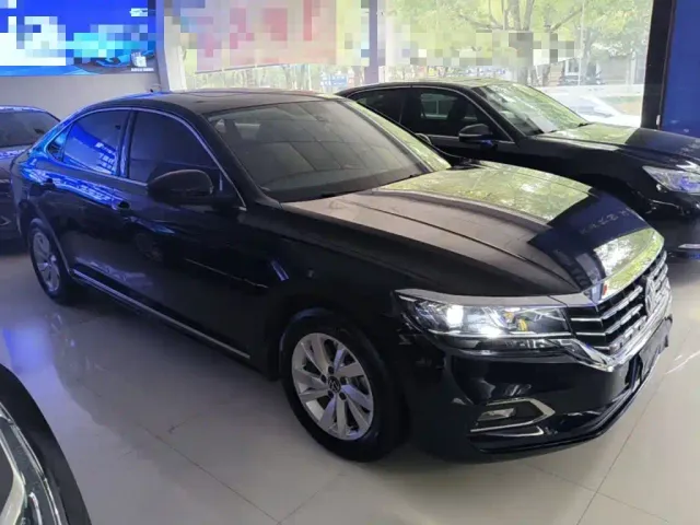 Volkswagen Passat — Фото автомобиля 3