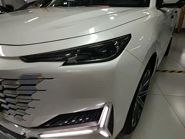 Changan UNI-K iDD — Фото автомобиля 23