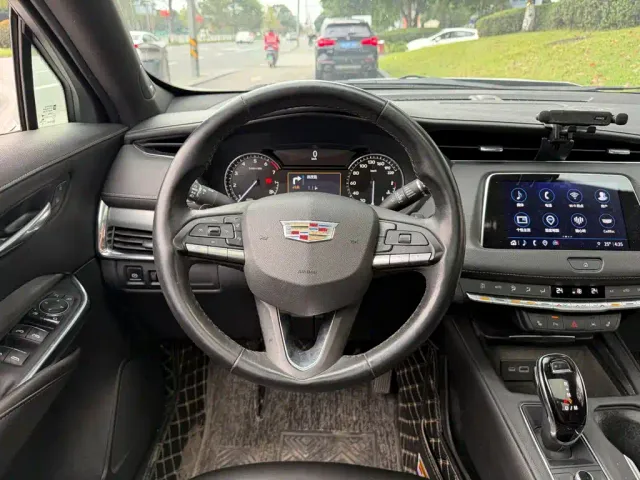 Cadillac XT4 — Фото автомобиля 14