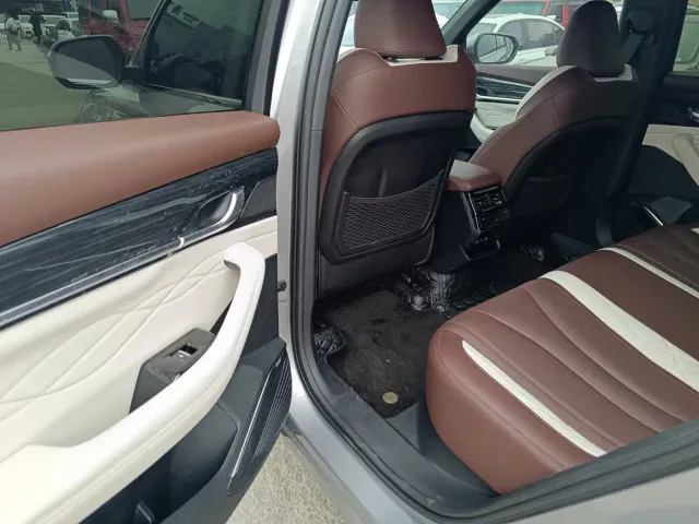 Geely Xingyue L — Фото автомобиля 8