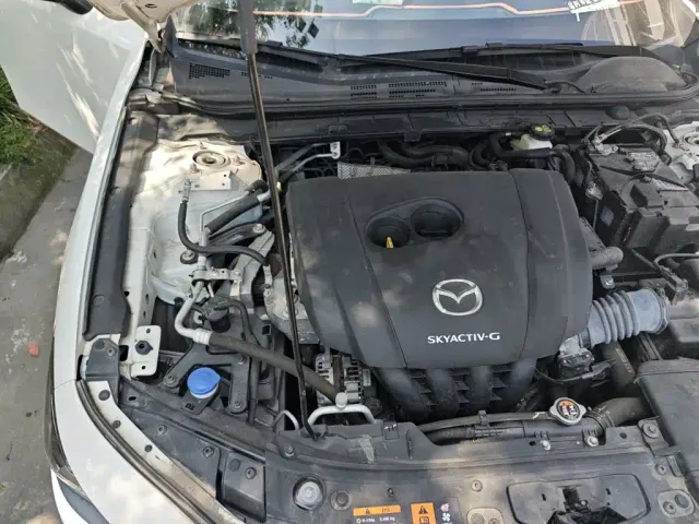 Mazda Axela — Фото автомобиля 20