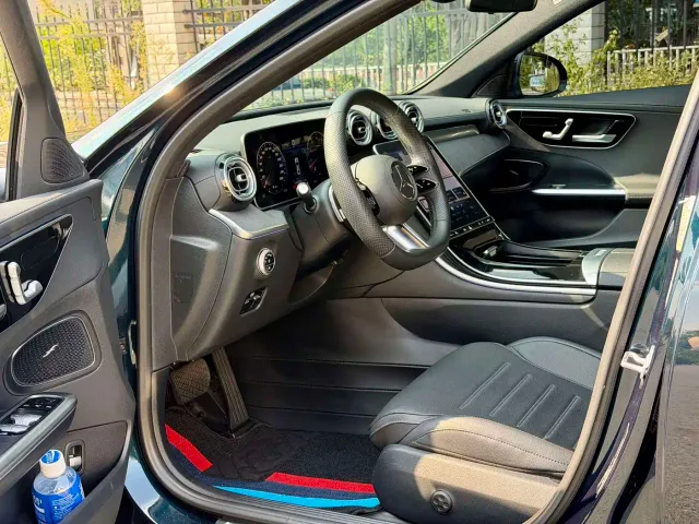 Mercedes-Benz C-Class — Фото автомобиля 4