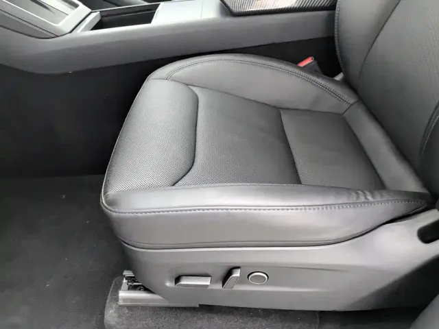 Tesla Model Y — Фото автомобиля 20