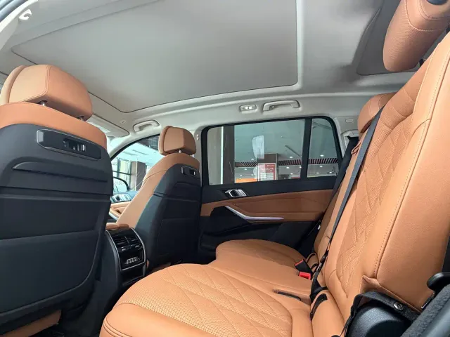 BMW X7 — Фото автомобиля 15