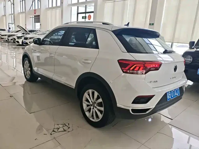 Volkswagen T-Roc — Фото автомобиля 5