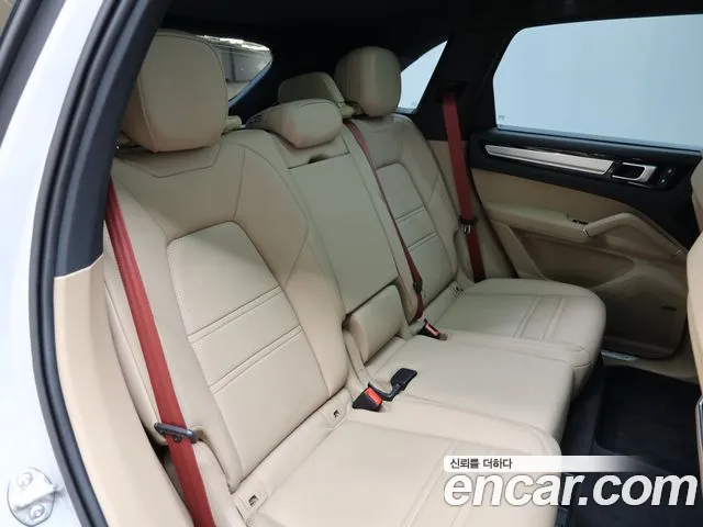 Porsche Cayenne — Фото автомобиля 16