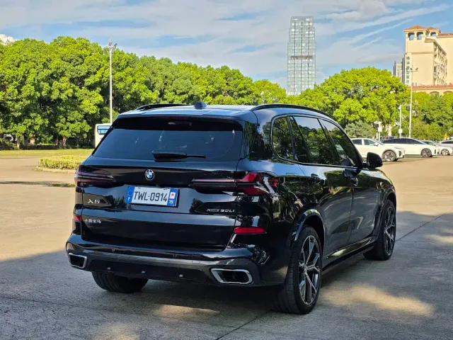 BMW X5 — Фото автомобиля 14