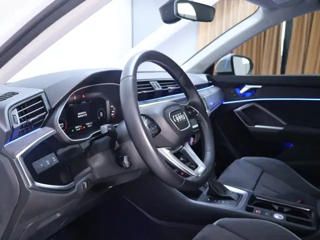 Audi Q3 — Фото автомобиля 11