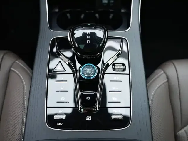 BYD Han — Фото автомобиля 12