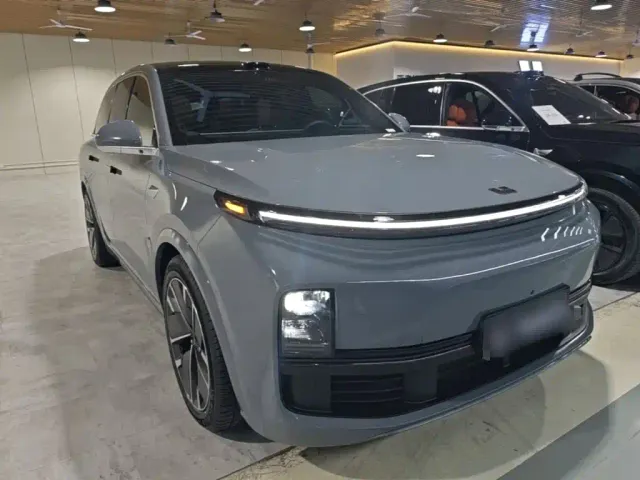 Li Auto L8 — Фото автомобиля 3