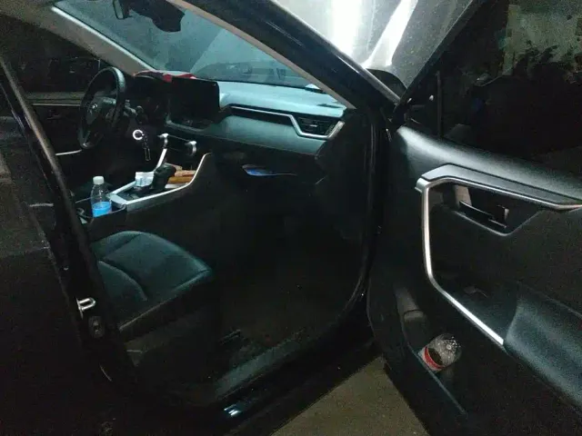 Toyota RAV4 — Фото автомобиля 7