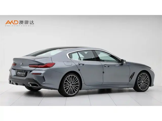 BMW 8 Series — Фото автомобиля 3