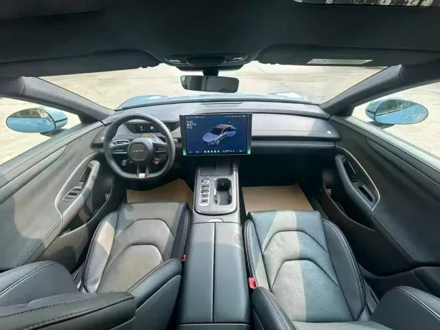 Xiaomi SU7 — Фото автомобиля 8