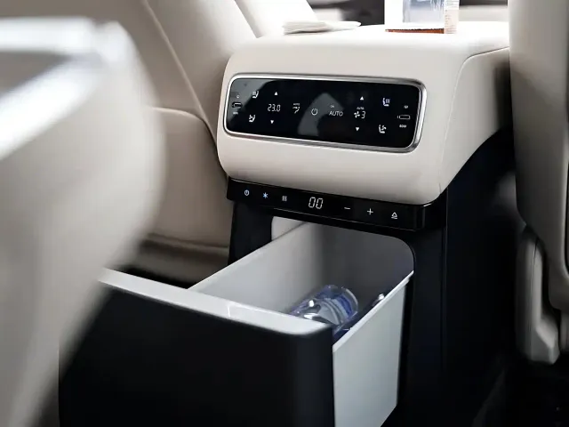 Li Auto MEGA — Фото автомобиля 7