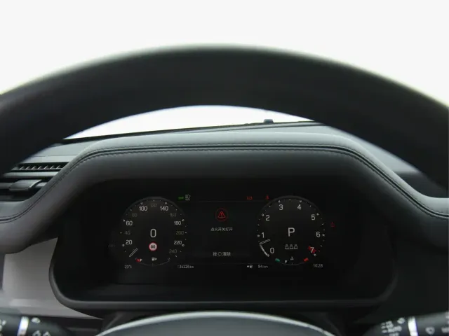 Land Rover Defender — Фото автомобиля 6