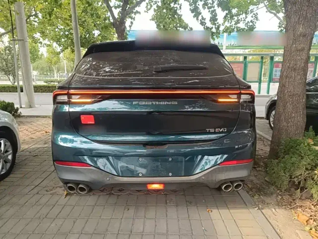 Forthing T5 Evo — Фото автомобиля 5