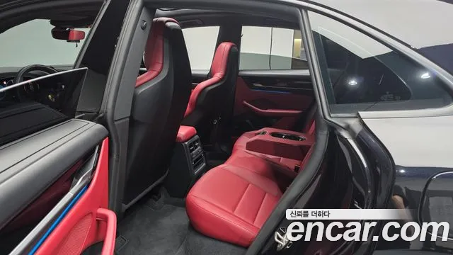Porsche Macan — Фото автомобиля 16