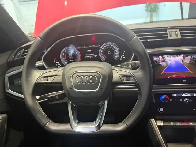 Audi Q3 — Фото автомобиля 12