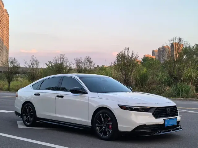 Honda Accord — Фото автомобиля 3