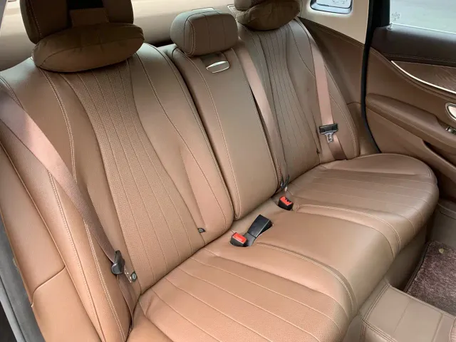 Mercedes-Benz E-Class — Фото автомобиля 28