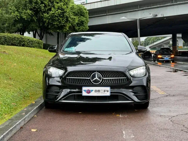 Mercedes-Benz E-Class — Фото автомобиля 2