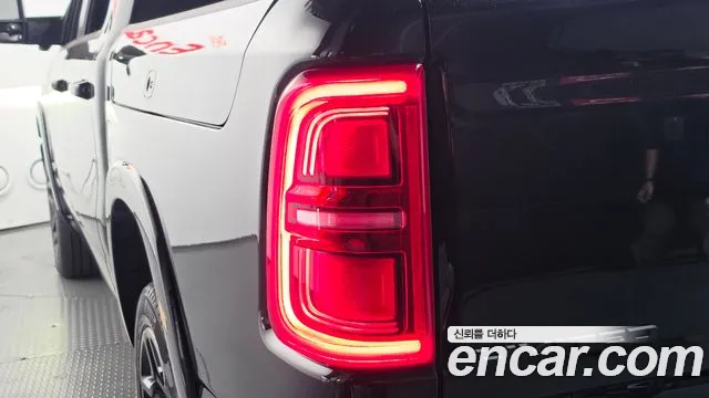 Dodge Ram Pickup — Фото автомобиля 8