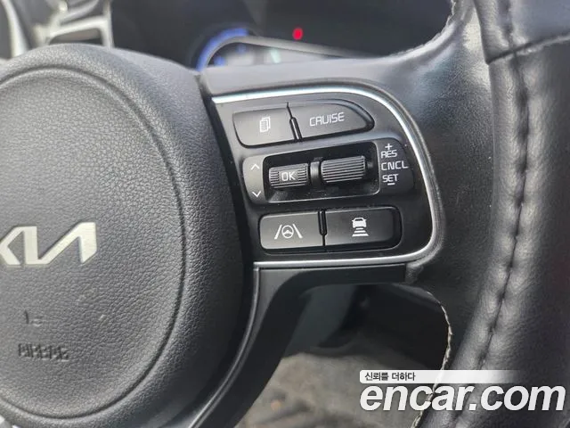 Kia Niro — Фото автомобиля 9
