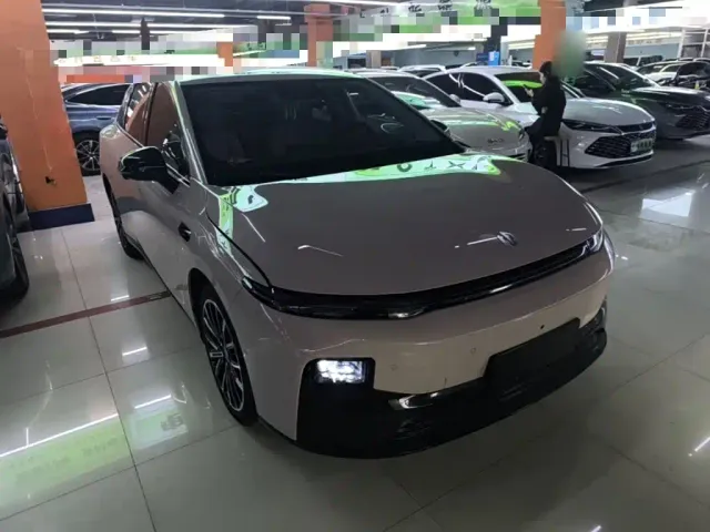 Leapmotor B01 — Фото автомобиля 3