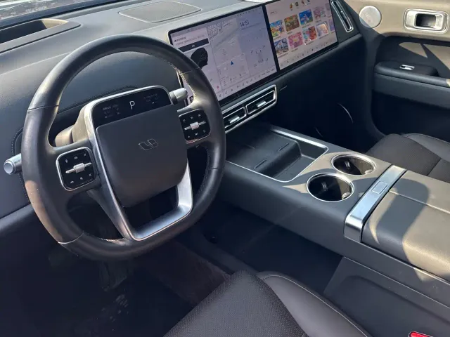 Li Auto L9 — Фото автомобиля 6