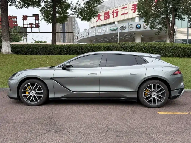 Denza Z9GT — Фото автомобиля 3