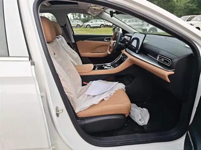 Geely Galaxy Stellar 6 — Фото автомобиля 24