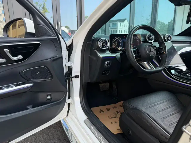 Mercedes-Benz C-Class — Фото автомобиля 4