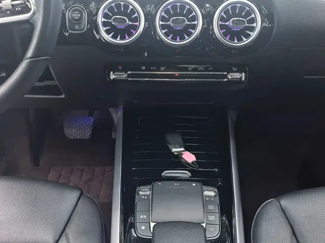 Mercedes-Benz Mercedes-Benz GLA 2023 GLA 200 — Фото автомобиля 10