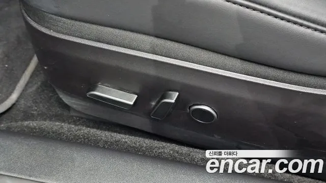 Tesla Model 3 — Фото автомобиля 25