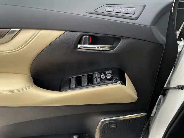 Toyota Vellfire — Фото автомобиля 8