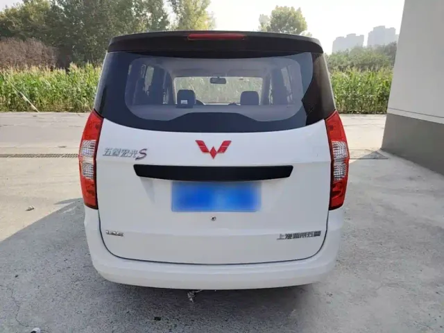 Wuling Hongguang — Фото автомобиля 5