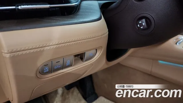 Genesis G90 — Фото автомобиля 24
