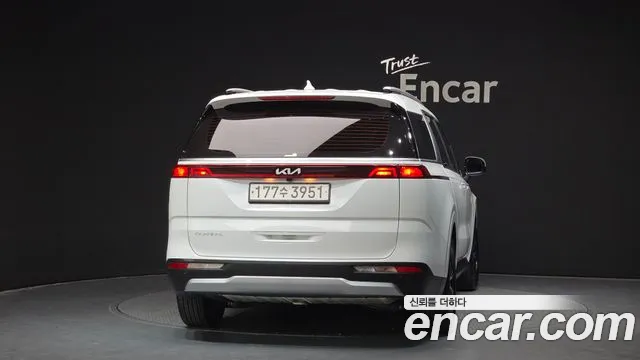 Kia Canival Carnival 4 поколение Бензин 9 мест Prestige — Фото автомобиля 3