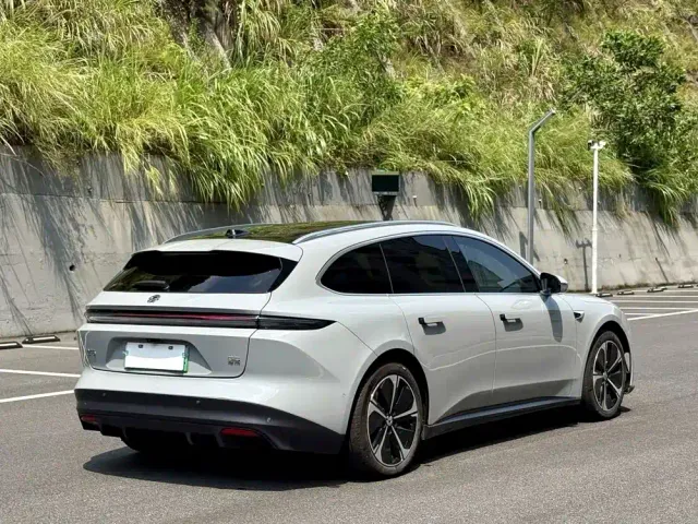 Nio ET5 Touring — Фото автомобиля 9